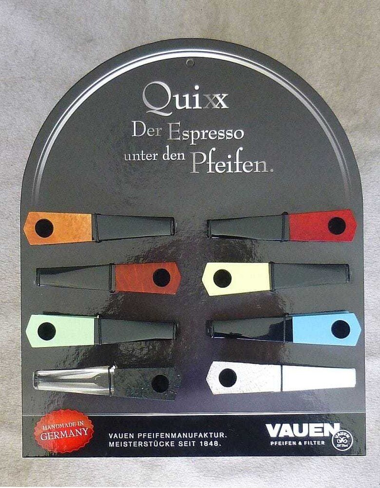 Auf dem Display sind alle verfügbaren Farben ausgestellt - und fehlt ein Stück, so kann dieses einzeln nachbestellt werden.